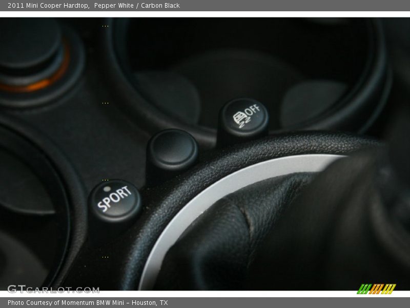 Pepper White / Carbon Black 2011 Mini Cooper Hardtop