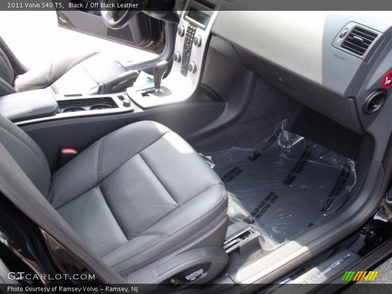 Black / Off Black Leather 2011 Volvo S40 T5