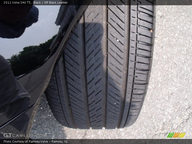 Black / Off Black Leather 2011 Volvo S40 T5
