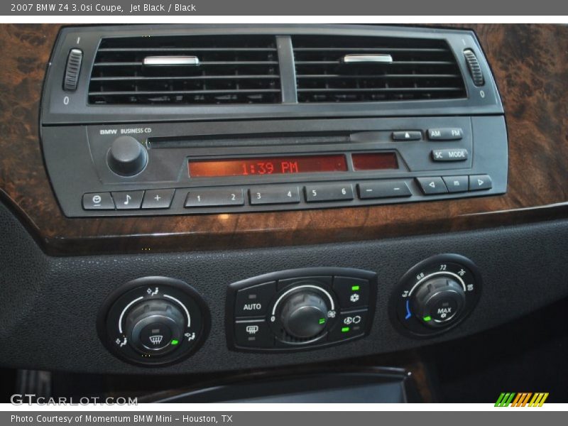 Controls of 2007 Z4 3.0si Coupe