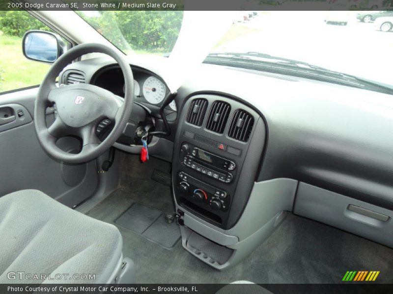 Dashboard of 2005 Caravan SE