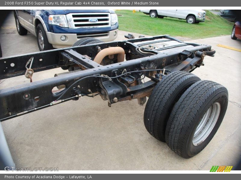 Oxford White / Medium Stone 2008 Ford F350 Super Duty XL Regular Cab 4x4 Chassis