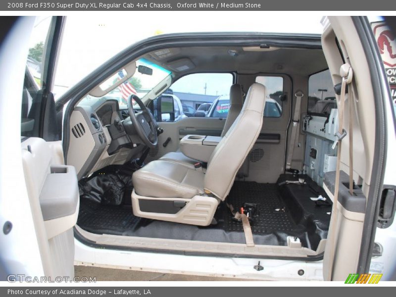 Oxford White / Medium Stone 2008 Ford F350 Super Duty XL Regular Cab 4x4 Chassis