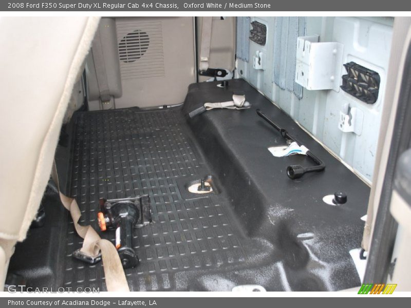 Oxford White / Medium Stone 2008 Ford F350 Super Duty XL Regular Cab 4x4 Chassis