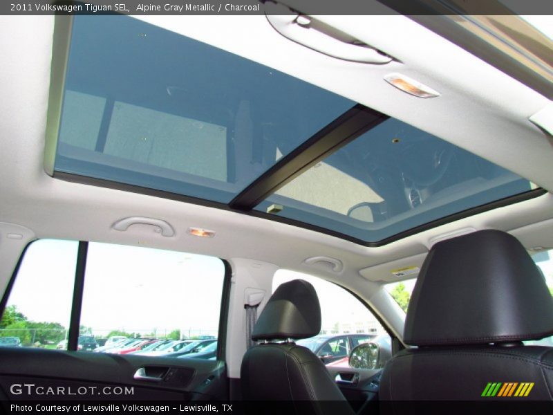 Alpine Gray Metallic / Charcoal 2011 Volkswagen Tiguan SEL