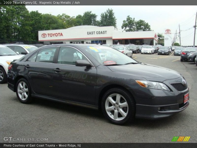 Magnetic Gray Metallic / Ash 2009 Toyota Camry SE