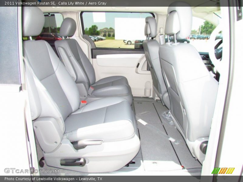 Calla Lily White / Aero Gray 2011 Volkswagen Routan SE