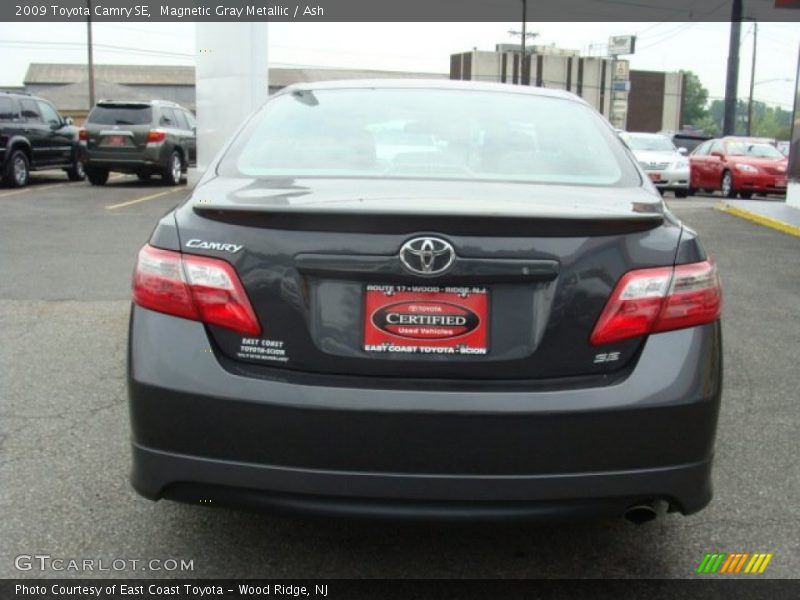 Magnetic Gray Metallic / Ash 2009 Toyota Camry SE