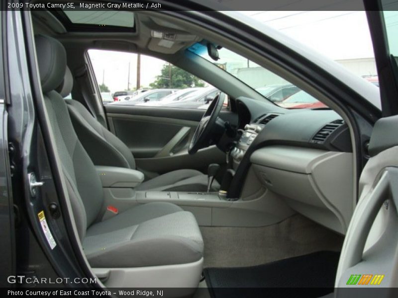 Magnetic Gray Metallic / Ash 2009 Toyota Camry SE