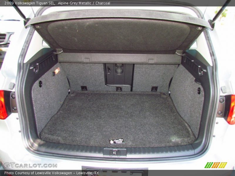 Alpine Grey Metallic / Charcoal 2009 Volkswagen Tiguan SEL