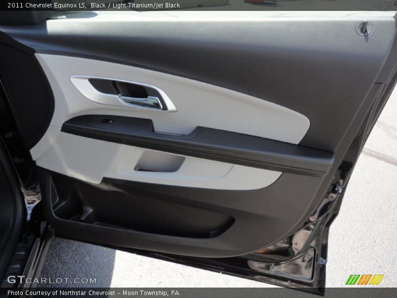 Black / Light Titanium/Jet Black 2011 Chevrolet Equinox LS