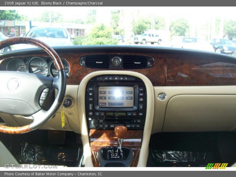 Ebony Black / Champagne/Charcoal 2008 Jaguar XJ XJ8