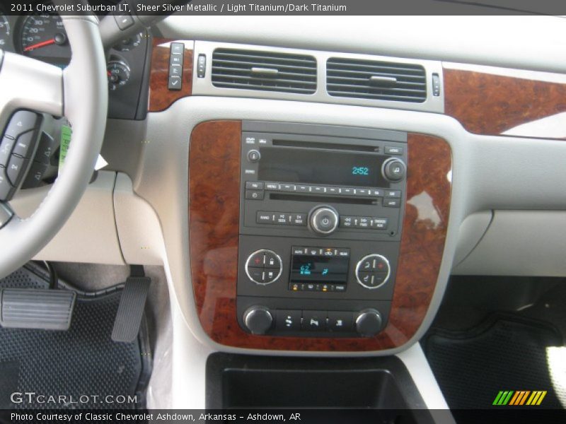 Sheer Silver Metallic / Light Titanium/Dark Titanium 2011 Chevrolet Suburban LT