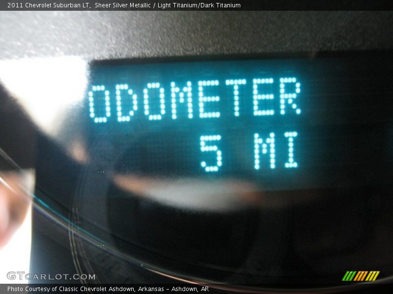 Sheer Silver Metallic / Light Titanium/Dark Titanium 2011 Chevrolet Suburban LT