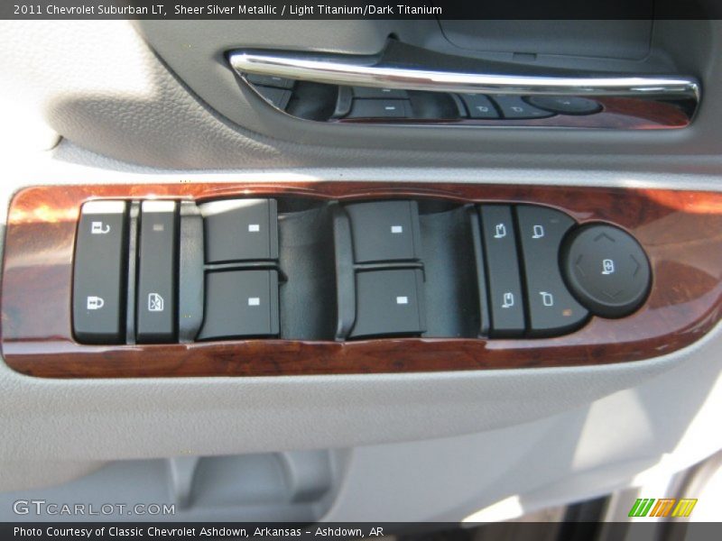 Sheer Silver Metallic / Light Titanium/Dark Titanium 2011 Chevrolet Suburban LT