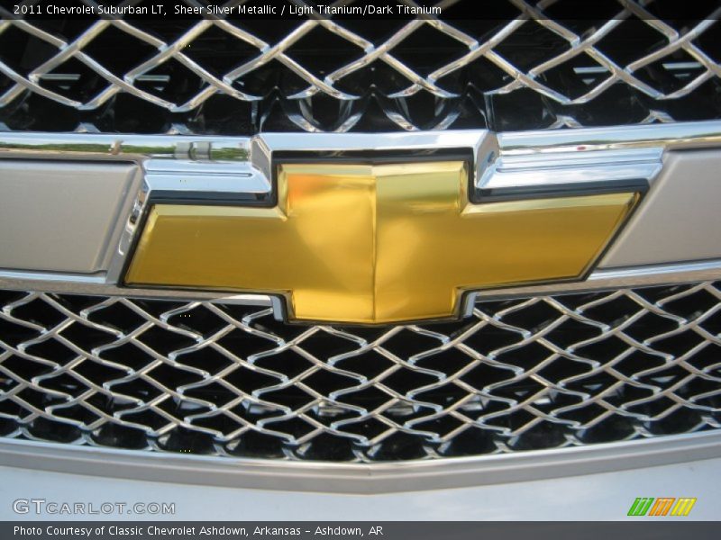 Sheer Silver Metallic / Light Titanium/Dark Titanium 2011 Chevrolet Suburban LT