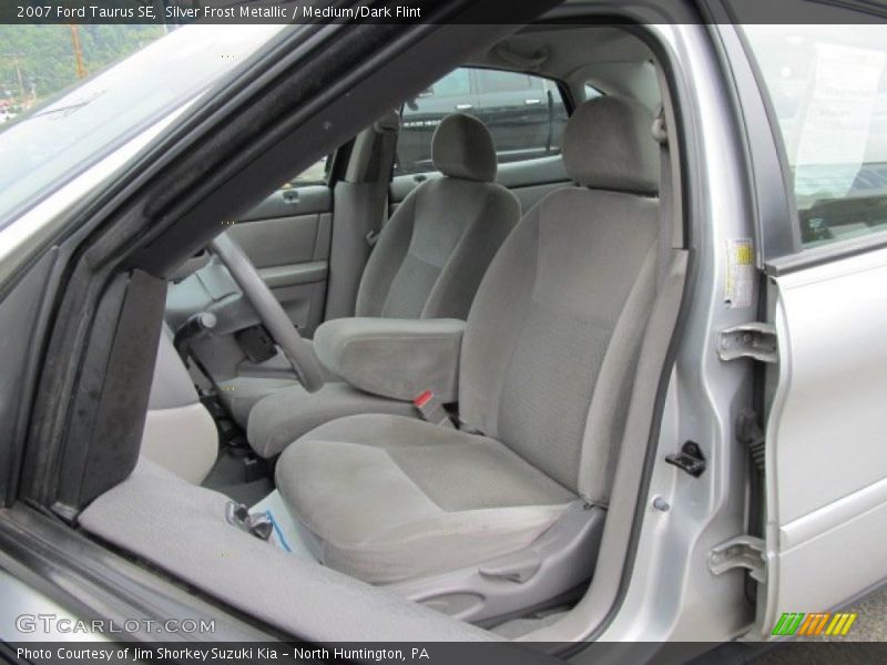 Silver Frost Metallic / Medium/Dark Flint 2007 Ford Taurus SE