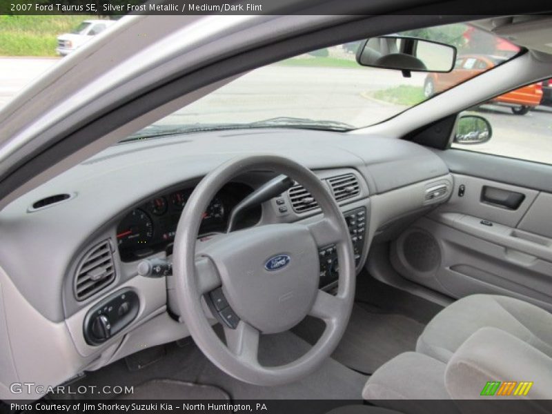 Silver Frost Metallic / Medium/Dark Flint 2007 Ford Taurus SE