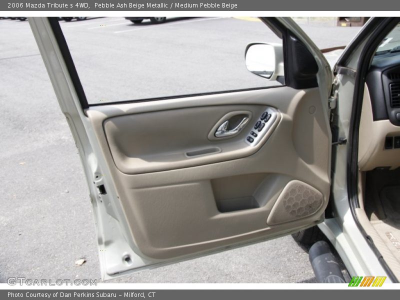 Door Panel of 2006 Tribute s 4WD