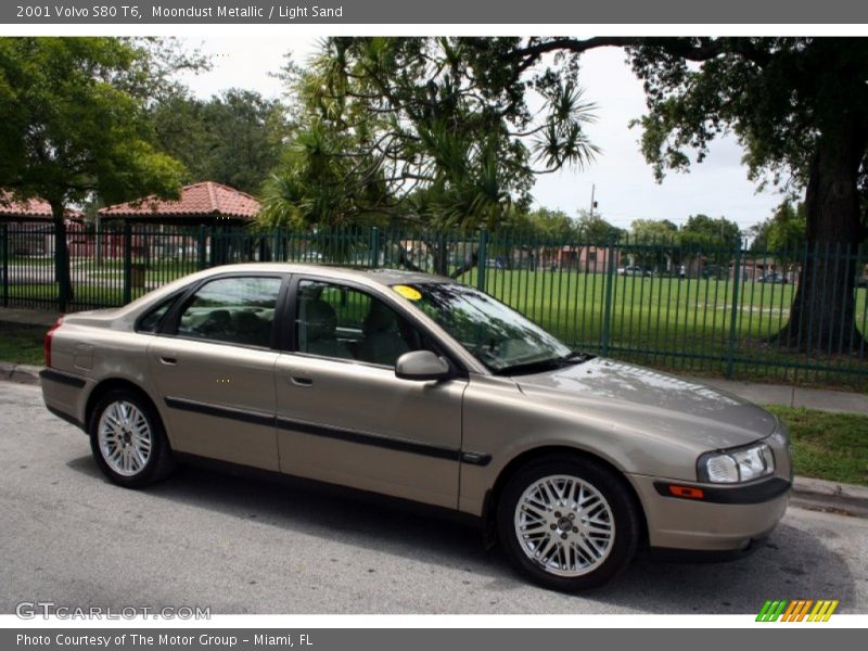 Moondust Metallic / Light Sand 2001 Volvo S80 T6