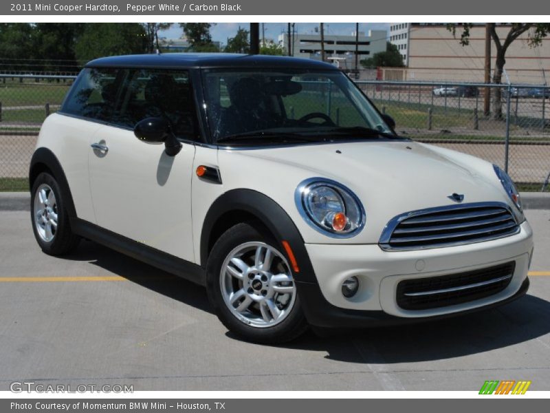 Pepper White / Carbon Black 2011 Mini Cooper Hardtop