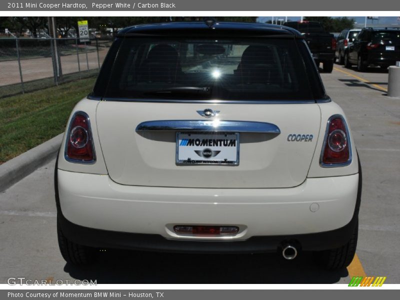 Pepper White / Carbon Black 2011 Mini Cooper Hardtop
