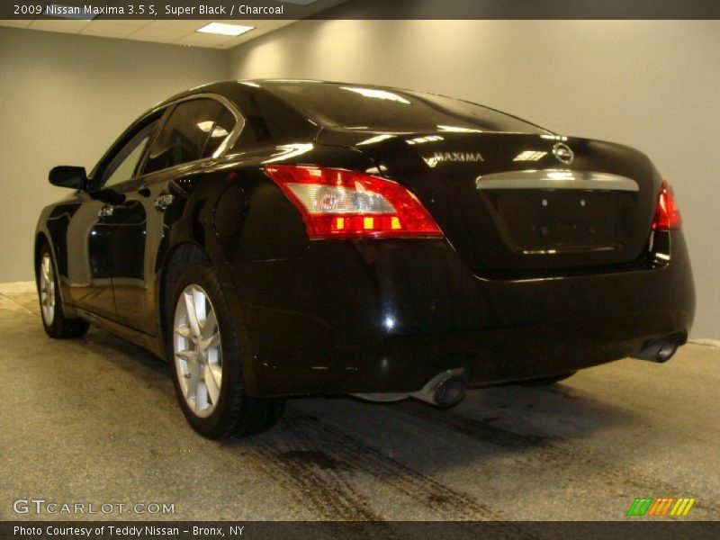 Super Black / Charcoal 2009 Nissan Maxima 3.5 S