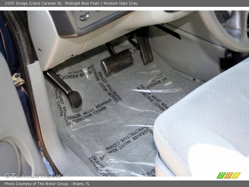 Midnight Blue Pearl / Medium Slate Gray 2005 Dodge Grand Caravan SE