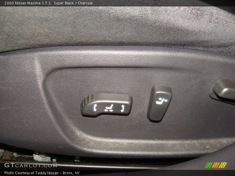 Super Black / Charcoal 2009 Nissan Maxima 3.5 S