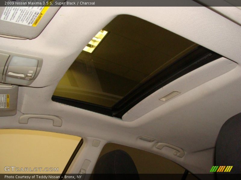 Super Black / Charcoal 2009 Nissan Maxima 3.5 S