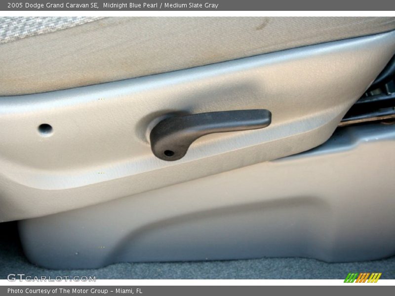 Midnight Blue Pearl / Medium Slate Gray 2005 Dodge Grand Caravan SE