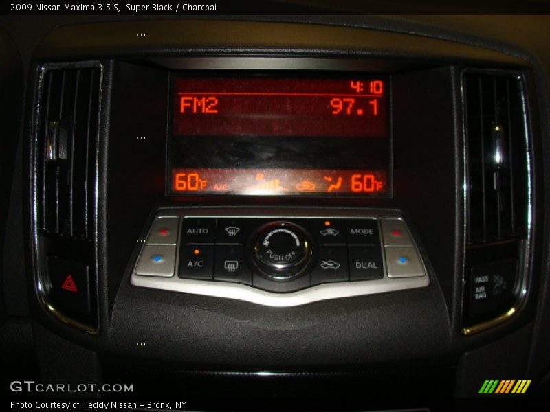 Super Black / Charcoal 2009 Nissan Maxima 3.5 S