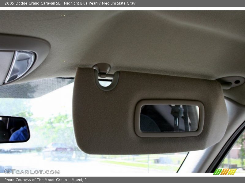 Midnight Blue Pearl / Medium Slate Gray 2005 Dodge Grand Caravan SE
