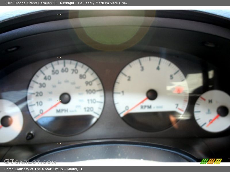 Midnight Blue Pearl / Medium Slate Gray 2005 Dodge Grand Caravan SE