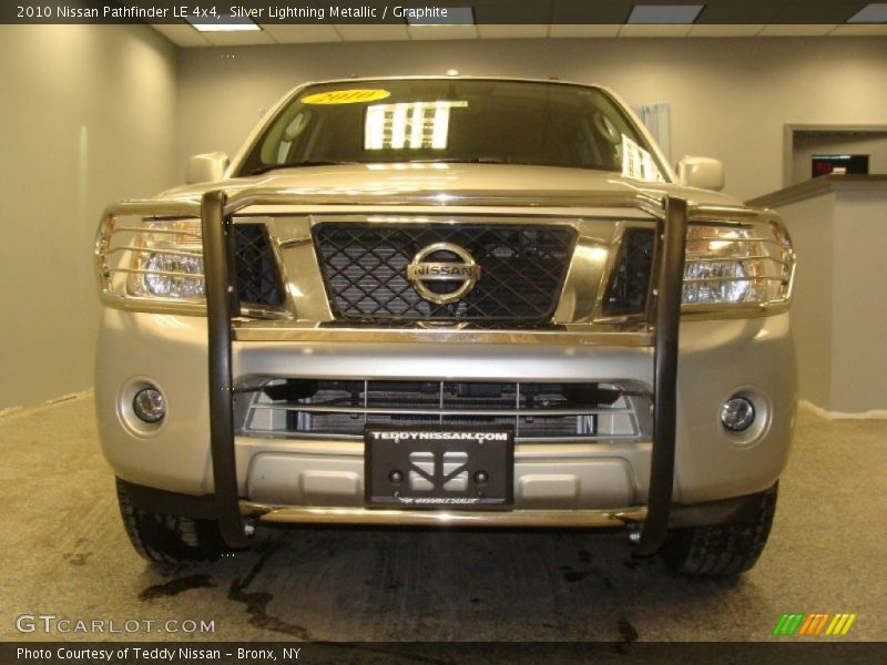 Silver Lightning Metallic / Graphite 2010 Nissan Pathfinder LE 4x4