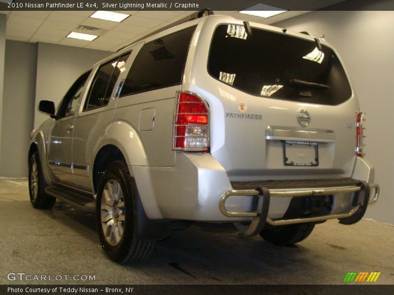 Silver Lightning Metallic / Graphite 2010 Nissan Pathfinder LE 4x4