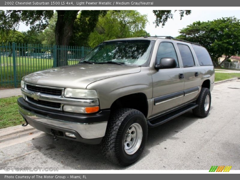 Light Pewter Metallic / Medium Gray/Neutral 2002 Chevrolet Suburban 1500 LS 4x4