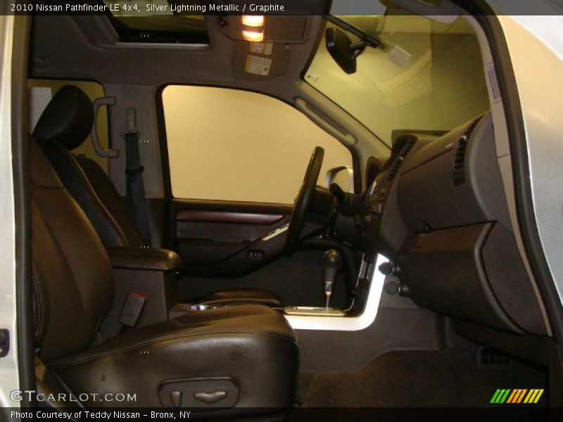 Silver Lightning Metallic / Graphite 2010 Nissan Pathfinder LE 4x4