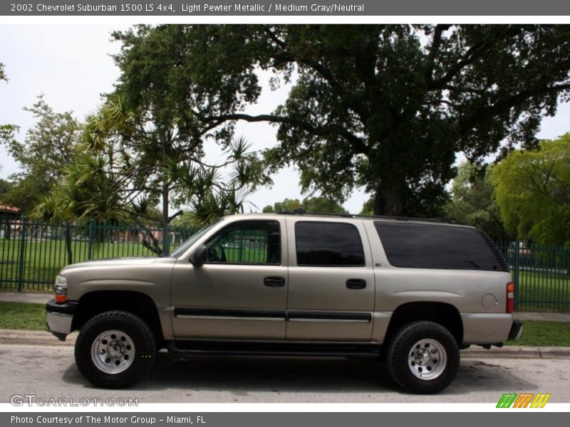 Light Pewter Metallic / Medium Gray/Neutral 2002 Chevrolet Suburban 1500 LS 4x4