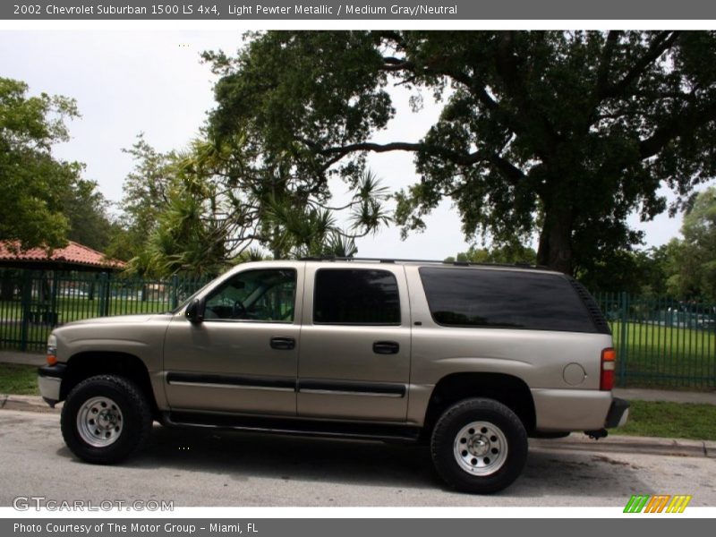 Light Pewter Metallic / Medium Gray/Neutral 2002 Chevrolet Suburban 1500 LS 4x4