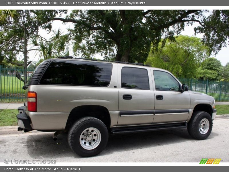  2002 Suburban 1500 LS 4x4 Light Pewter Metallic