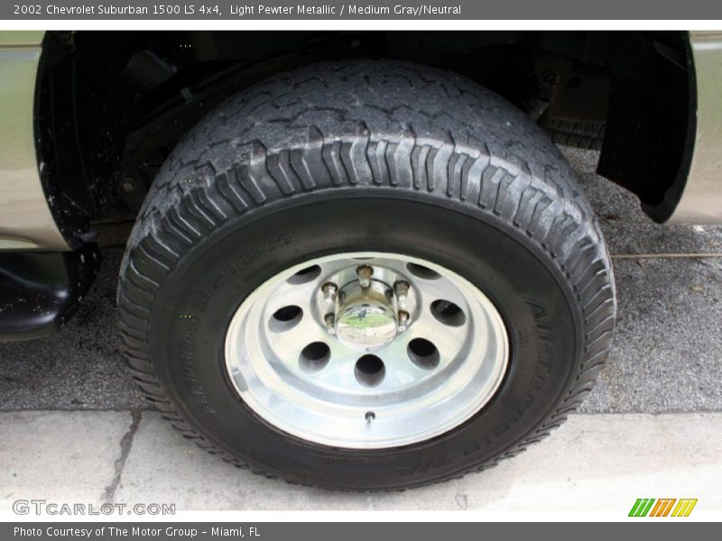 Light Pewter Metallic / Medium Gray/Neutral 2002 Chevrolet Suburban 1500 LS 4x4
