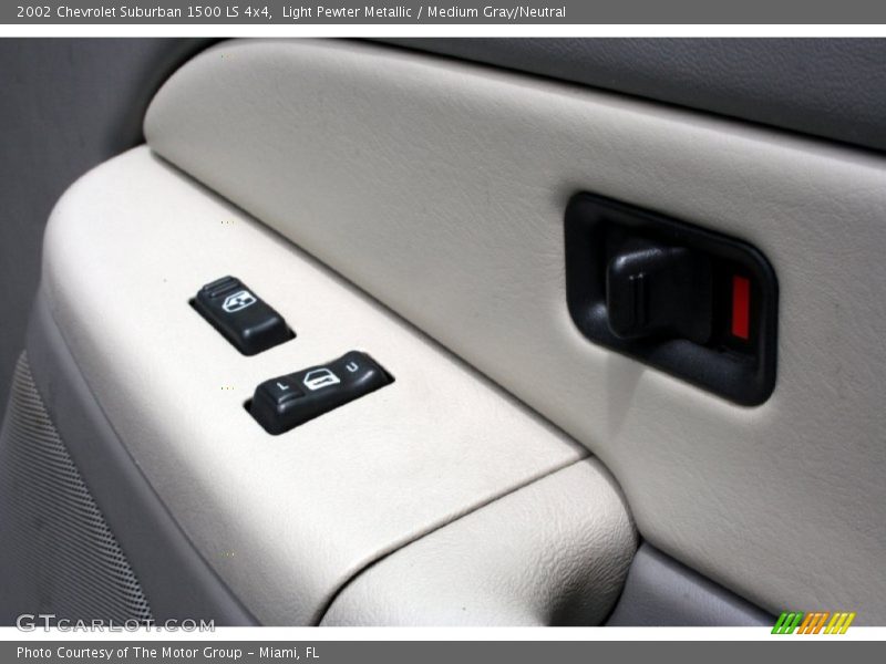 Light Pewter Metallic / Medium Gray/Neutral 2002 Chevrolet Suburban 1500 LS 4x4