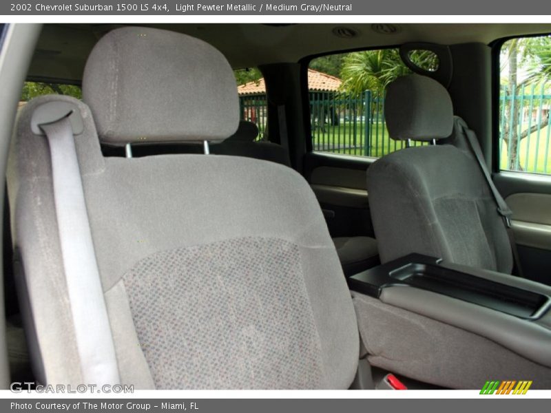 Light Pewter Metallic / Medium Gray/Neutral 2002 Chevrolet Suburban 1500 LS 4x4
