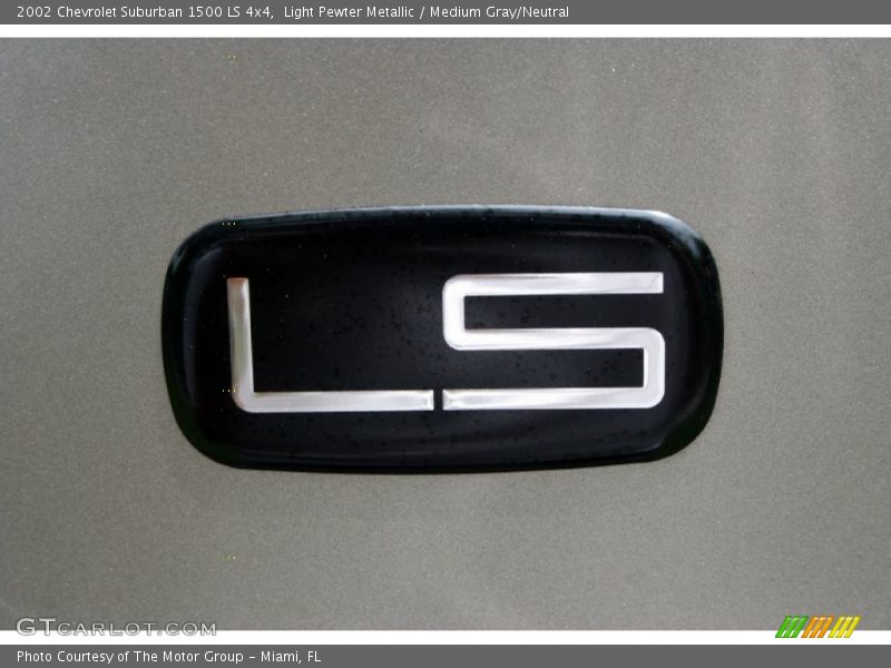  2002 Suburban 1500 LS 4x4 Logo