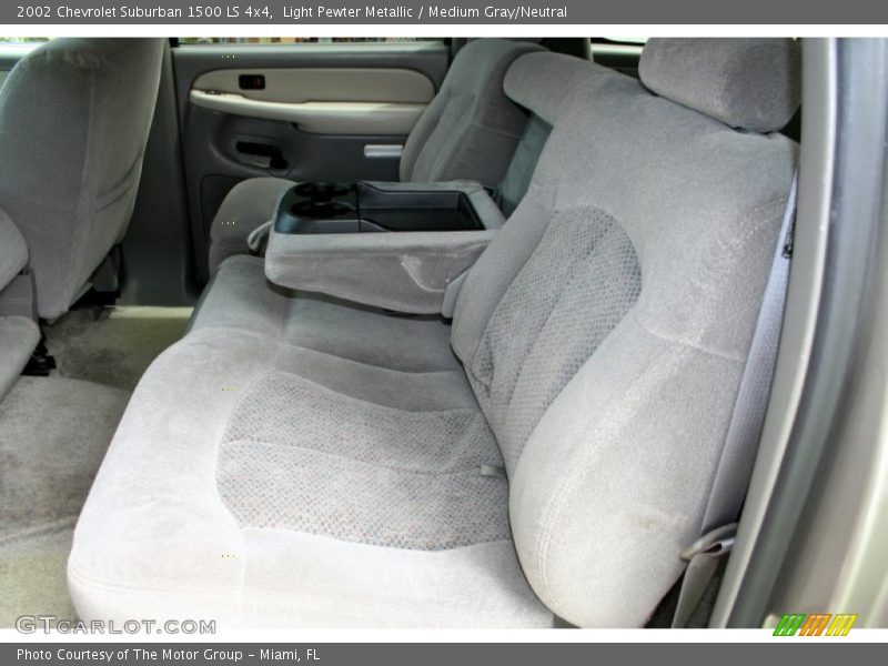 Light Pewter Metallic / Medium Gray/Neutral 2002 Chevrolet Suburban 1500 LS 4x4