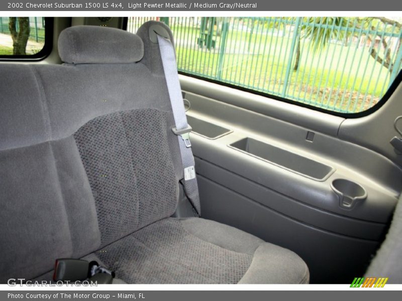 Light Pewter Metallic / Medium Gray/Neutral 2002 Chevrolet Suburban 1500 LS 4x4