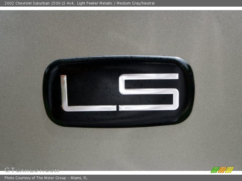 Light Pewter Metallic / Medium Gray/Neutral 2002 Chevrolet Suburban 1500 LS 4x4