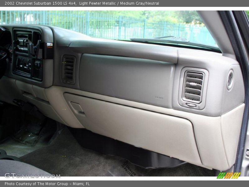 Light Pewter Metallic / Medium Gray/Neutral 2002 Chevrolet Suburban 1500 LS 4x4