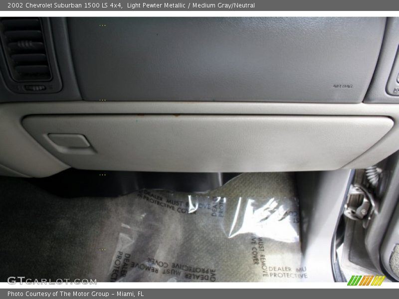 Light Pewter Metallic / Medium Gray/Neutral 2002 Chevrolet Suburban 1500 LS 4x4